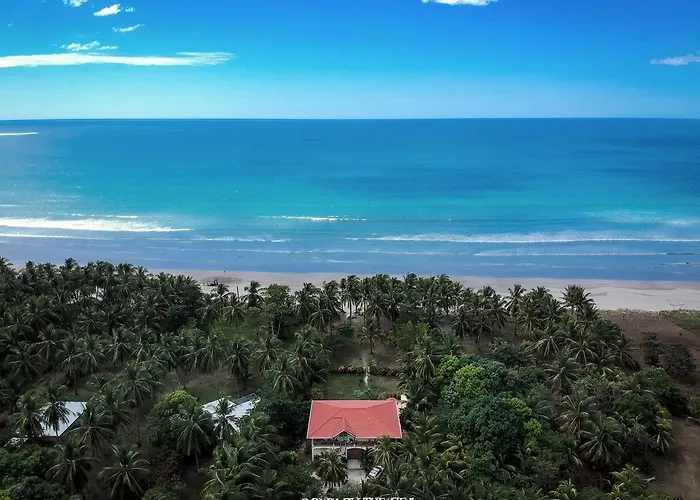 Down By The Sea, The Beachfront & Apartamento *
